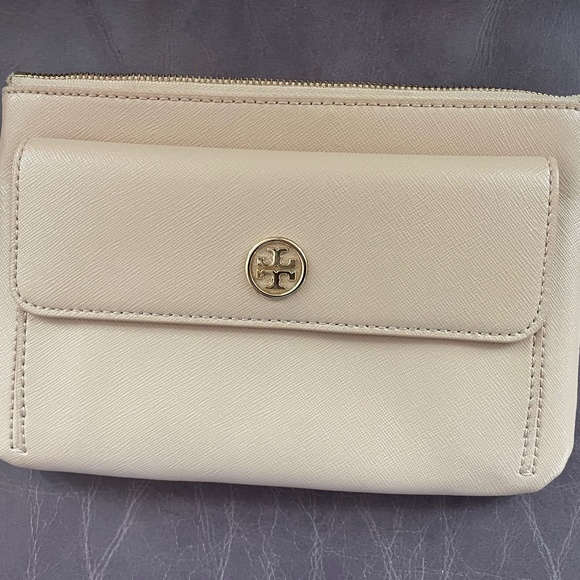 Tory Burch Robinson Saffiano Reva Clutch - Picture 1 of 4
